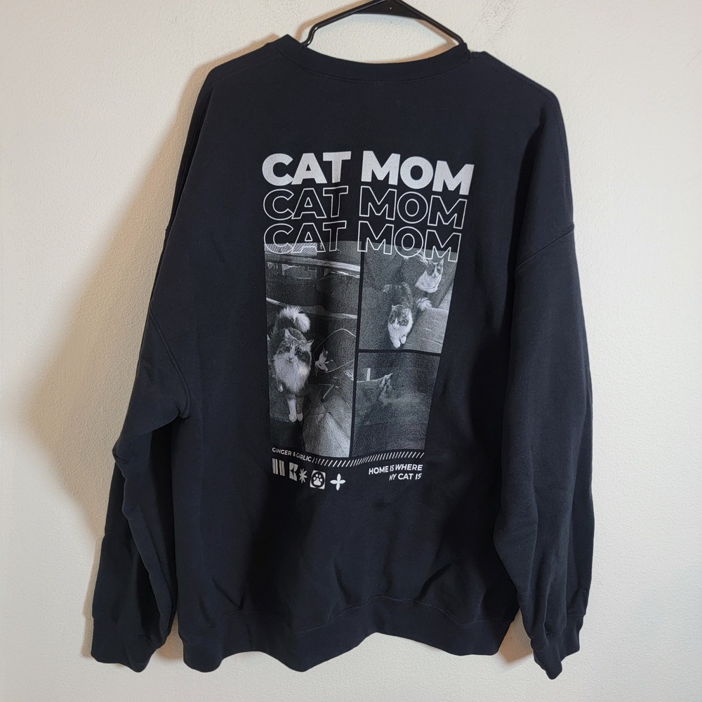 Gildan Cat Mom Graphic Pullover Sweatshirt Gray Women 2XL Long Sleeve Crew Neck